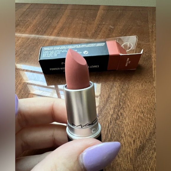 NEW! Mac Mull it Over Powder Kiss Lipstick - Picture 3 of 5